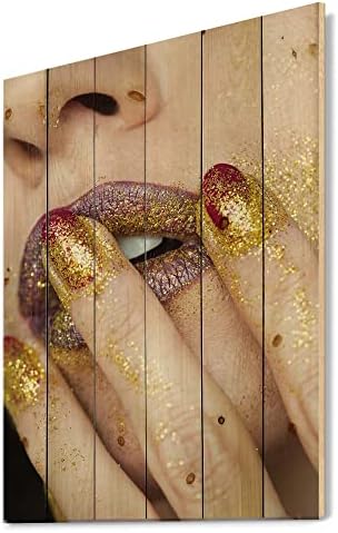 עיצוב תקריב של שפתון נצנצים זהב זהוב עיצוב קיר עץ מודרני ועכשווי, אמנות קיר מעץ זהב, אנשים גדולים לוחות קיר מעץ