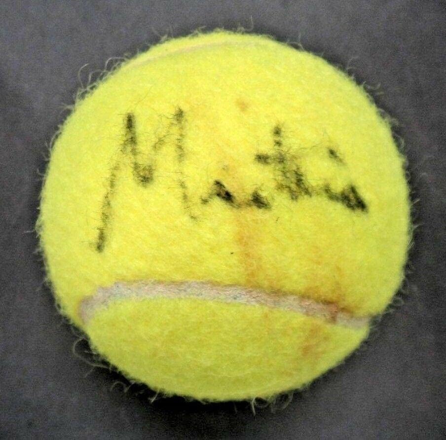 משחק חתום של מרטינה נברטילובה השתמש בכדור טורניר אחרון - כדורי טניס עם חתימה