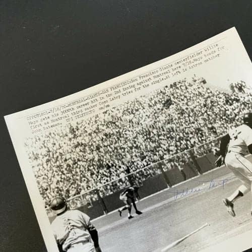 1970 ווילי מייס 3,000 מכה 3,000 חתום תצלום חוט מקורי עם COA - תמונות MLB עם חתימה