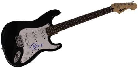 ניקי סיקס חתימה חתומה בגודל מלא בגודל מלא פנדר שחור סטרטוקסטר גיטרה חשמלית w/ ג'יימס ספנס אימות